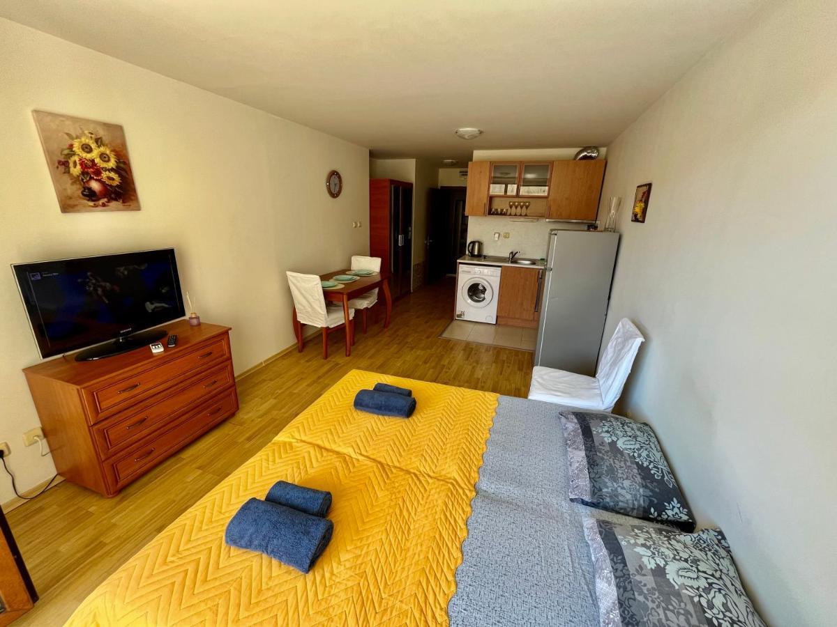 Alexandr Apartments Vigo 内塞伯尔 外观 照片