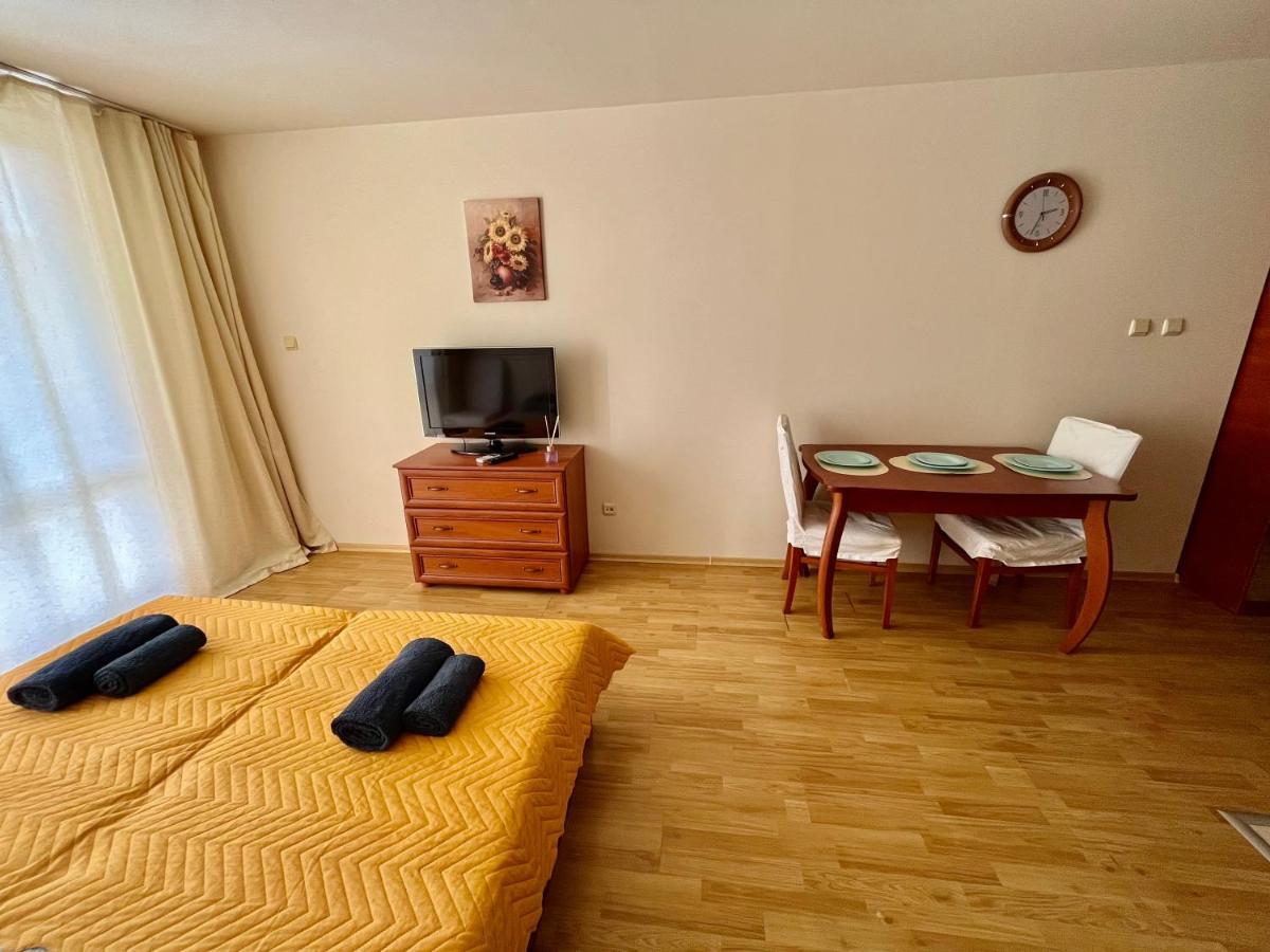 Alexandr Apartments Vigo 内塞伯尔 外观 照片
