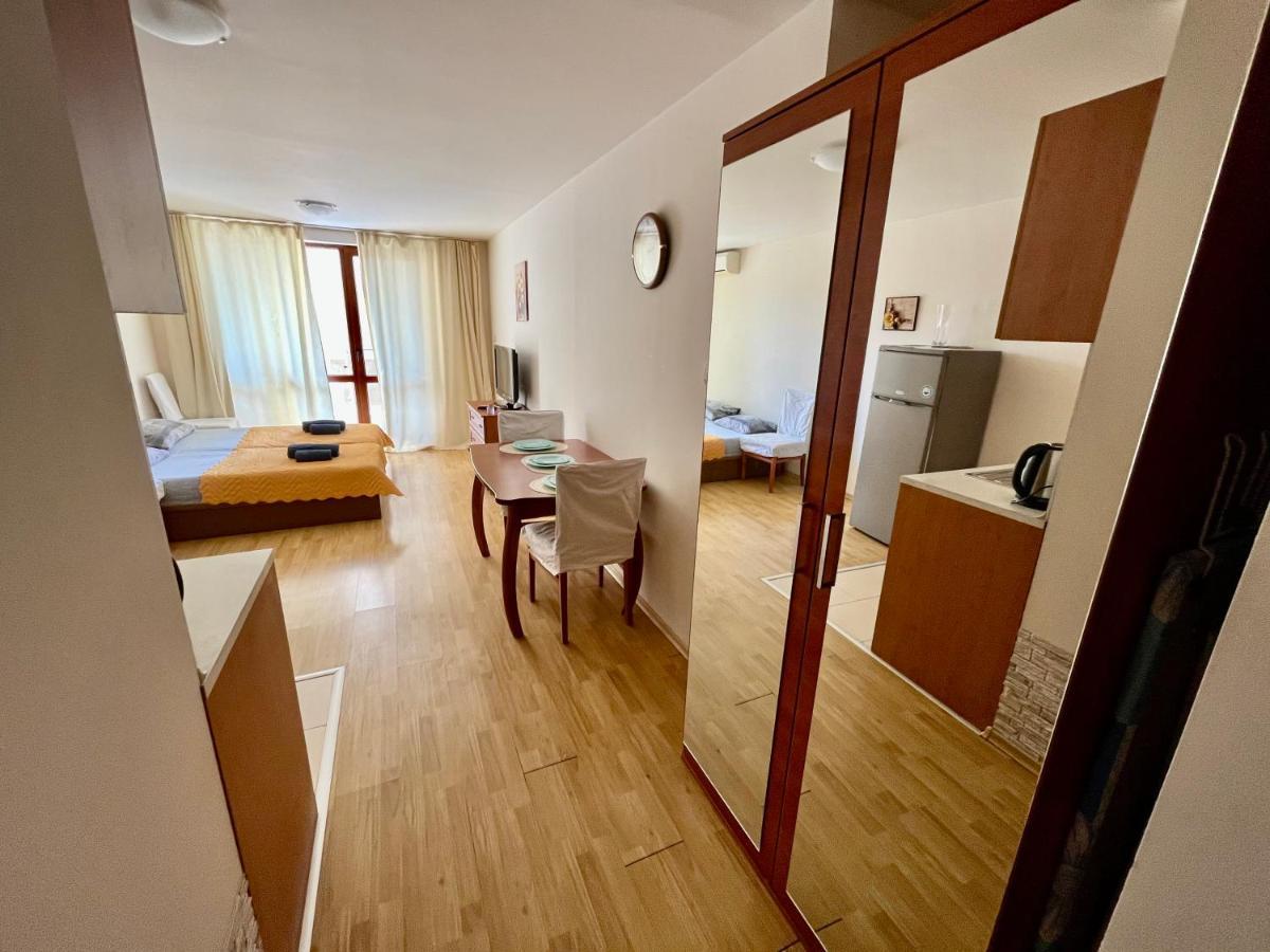 Alexandr Apartments Vigo 内塞伯尔 外观 照片