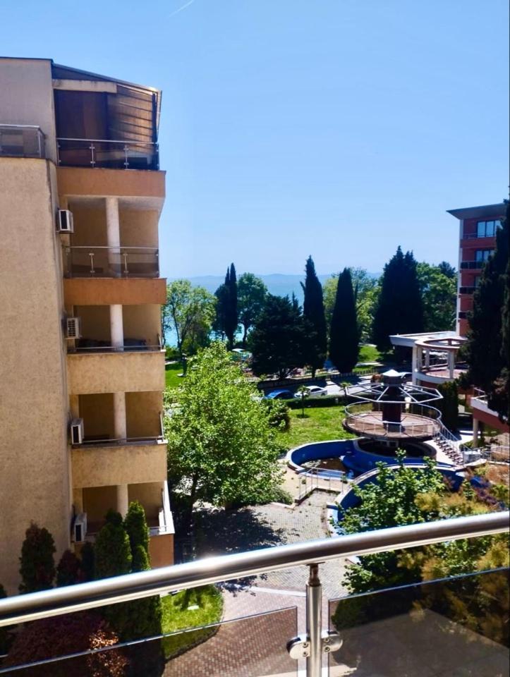 Alexandr Apartments Vigo 内塞伯尔 外观 照片