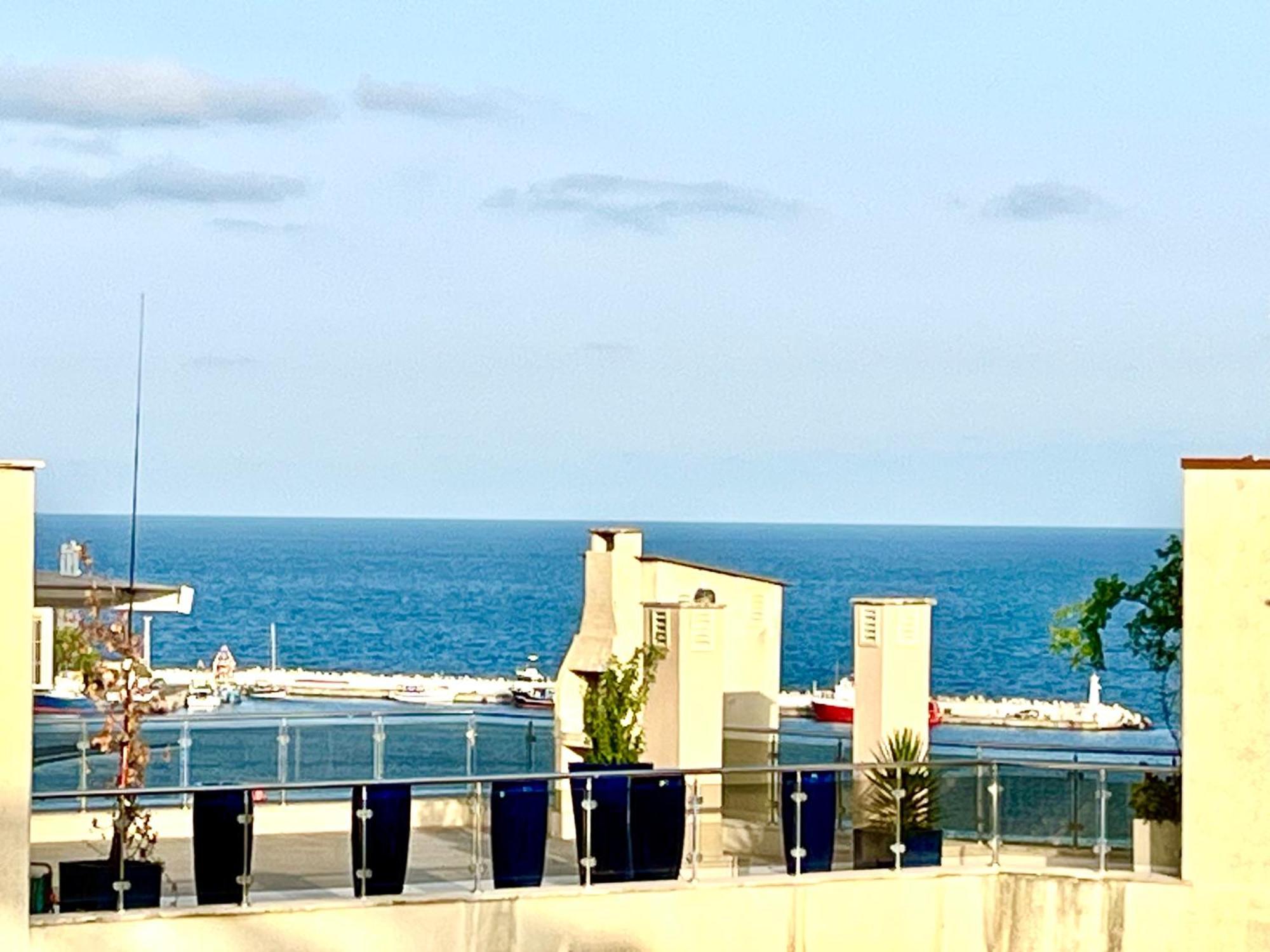 Alexandr Apartments Vigo 内塞伯尔 外观 照片