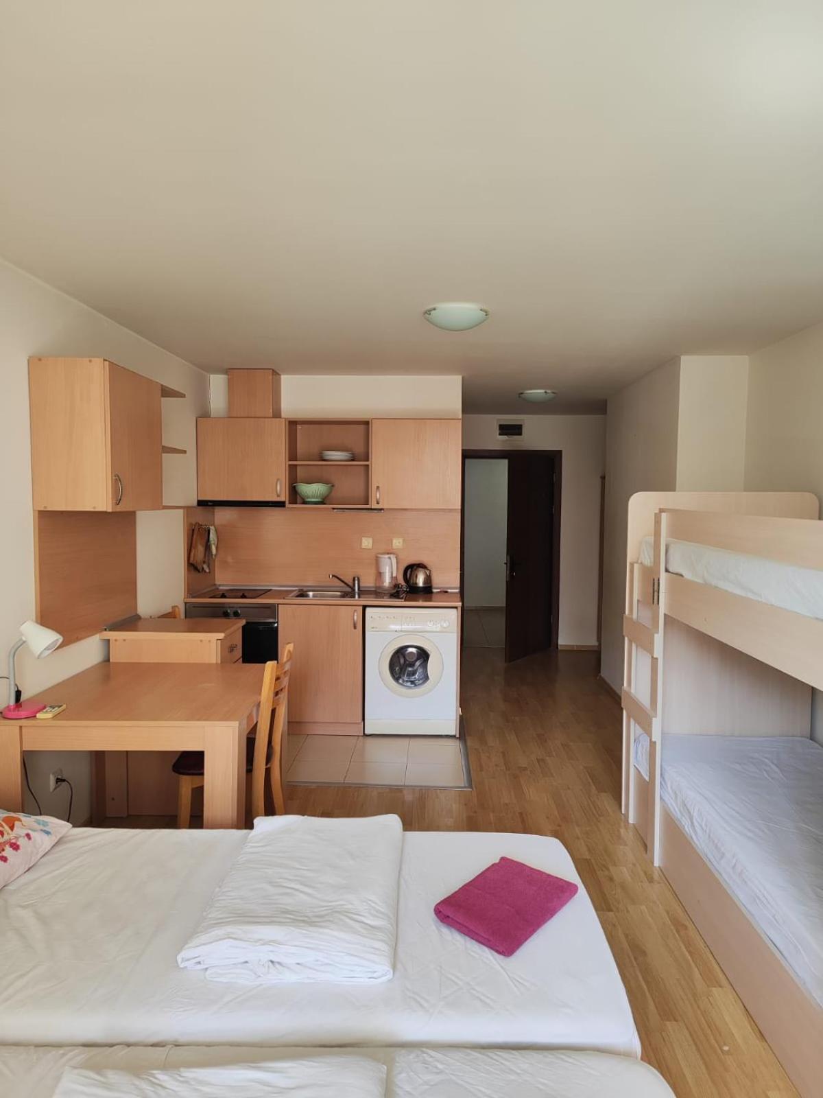 Alexandr Apartments Vigo 内塞伯尔 外观 照片