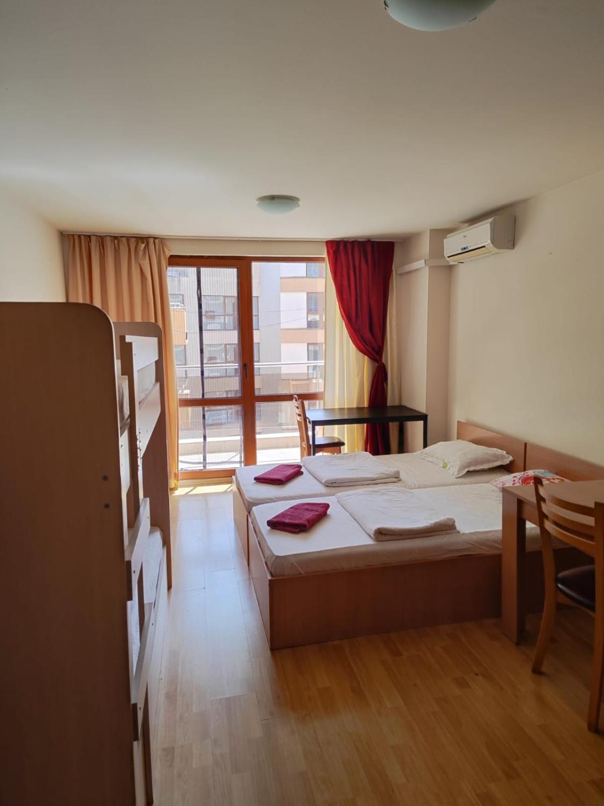 Alexandr Apartments Vigo 内塞伯尔 外观 照片